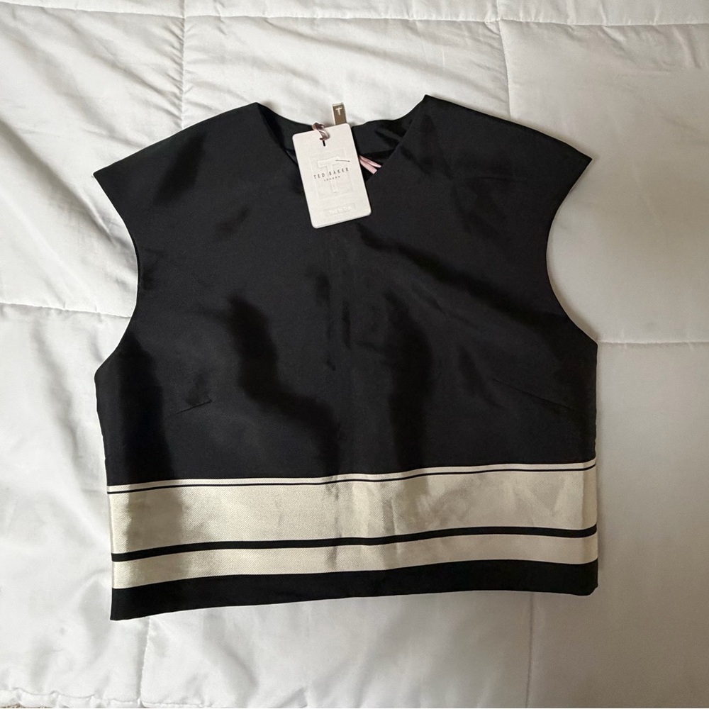 NWT! Ted Baker London Black and Cream Crop Top Size2